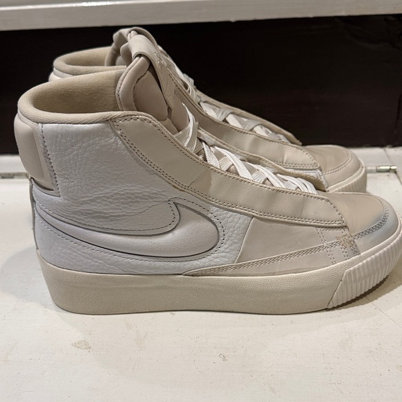 Nike Blazer Mid Victory Women’s Size 7 Sneakers - Picture 2 of 8